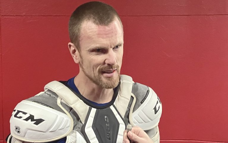 Read more about the article Canucks Hall Weekend – Fun with Lu’, Cammi, Sedins