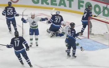 Jets Surge to 4-2 victory over Canucks